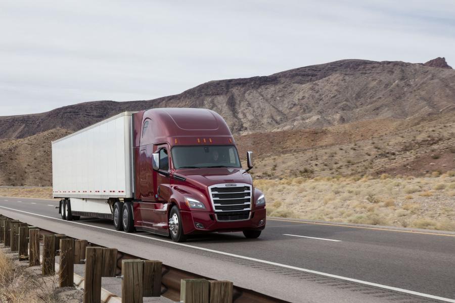  Freightliner Cascadia Raised Roof 2016 года  (фото 5 из 13)